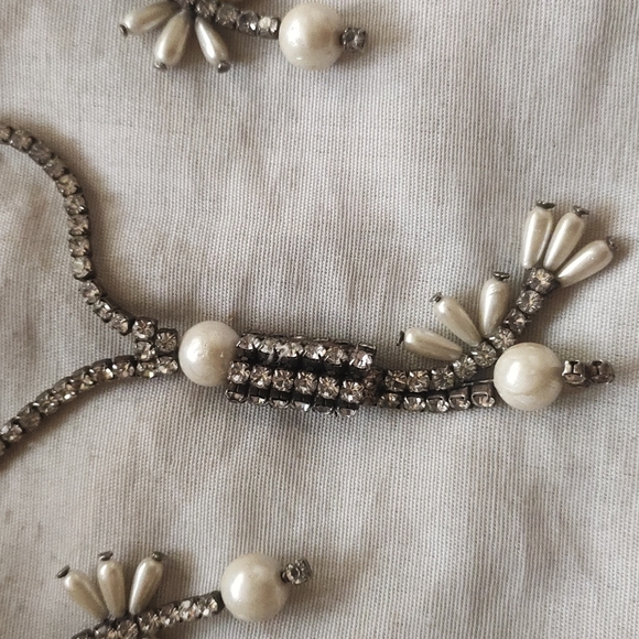 Teardrop pearl and diamond necklace set - Picture 3 of 6